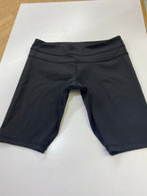 Load image into Gallery viewer, Lululemon shorts 10 Tall

