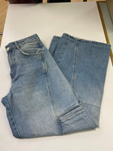 Load image into Gallery viewer, Zara wide leg jeans 4
