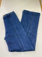 Load image into Gallery viewer, Melanie Lyne wide leg pull on jeans XS
