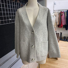 Load image into Gallery viewer, Lyla + Luxe cardigan sweater M
