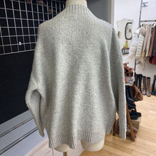 Load image into Gallery viewer, Lyla + Luxe cardigan sweater M
