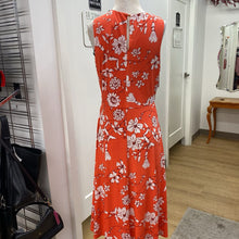 Load image into Gallery viewer, Vince Camuto floral dress 12

