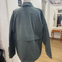 Load image into Gallery viewer, Lululemon Glyde 2-in-1 Adaptable Jacket NWT L
