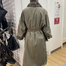 Load image into Gallery viewer, AQUASCUTUM vintage reversible coat (with Matching scarf) L/XL
