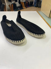 Load image into Gallery viewer, Isle Jacobsen slip on shoes 39

