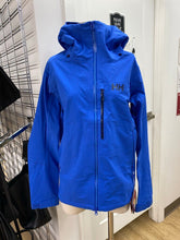 Load image into Gallery viewer, Helly Hansen rain coat M NWT
