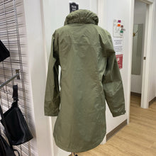 Load image into Gallery viewer, Helly Hansen rain jacket XL
