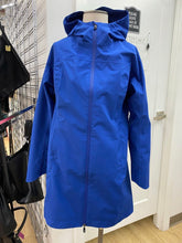 Load image into Gallery viewer, Lole Rain Jacket M
