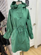 Load image into Gallery viewer, Lole Rain Jacket XS
