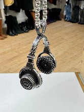 Load image into Gallery viewer, Headphones pendant on thick chain
