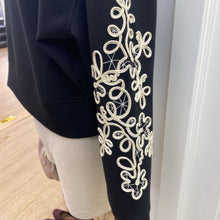 Load image into Gallery viewer, RD Style applique sleeve top M
