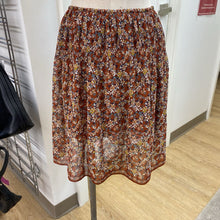Load image into Gallery viewer, Max Studio floral pull on skirt S
