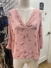 Load image into Gallery viewer, Stephanie Davis dragonfly top S
