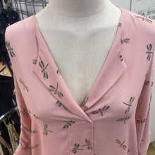 Load image into Gallery viewer, Stephanie Davis dragonfly top S
