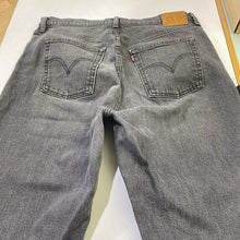 Load image into Gallery viewer, Levis Ribcage Straight Jeans 32
