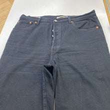 Load image into Gallery viewer, Levis Ribcage Straight Jeans 32
