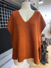 Load image into Gallery viewer, Cocogio knit vest XL
