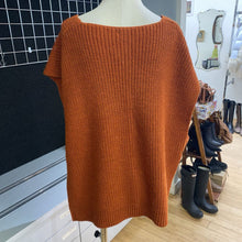Load image into Gallery viewer, Cocogio knit vest XL
