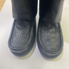 Load image into Gallery viewer, Manitobah Mukluk leather boots 6 (New Condition)
