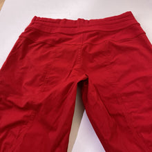 Load image into Gallery viewer, Lululemon pull on capris 6
