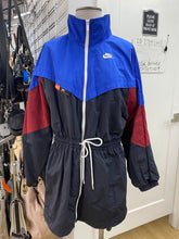 Load image into Gallery viewer, Nike vintage nylon jacket XS
