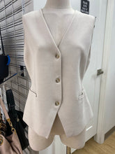 Load image into Gallery viewer, Babaton knit vest L
