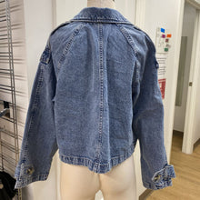 Load image into Gallery viewer, H&amp;M denim jacket M
