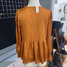 Load image into Gallery viewer, French Connection satin top M
