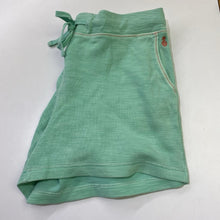 Load image into Gallery viewer, Tommy Bahama shorts L
