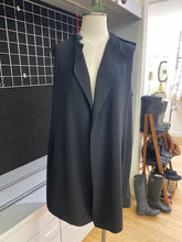 Load image into Gallery viewer, Calvin Klein long vest 16
