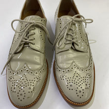 Load image into Gallery viewer, Banana Republic patent brogues 7
