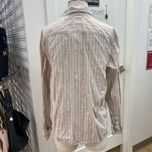 Load image into Gallery viewer, H&amp;M Slim Fit linen/cotton button up L
