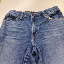 Load image into Gallery viewer, Levis Baggy Dad jeans 29
