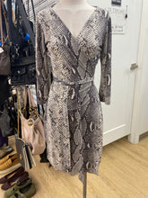 Load image into Gallery viewer, Diane Von Furstenburg silk jersey wrap dress 12
