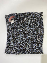 Load image into Gallery viewer, Club Monaco knot front skirt 0 NWT
