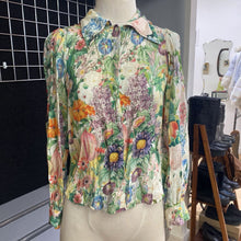 Load image into Gallery viewer, Samantha Pleet floral top XS
