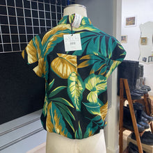 Load image into Gallery viewer, Melanie Lyne tie waist top NWT 2
