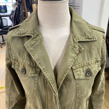 Load image into Gallery viewer, Banana Republic Cargo Jacket XS
