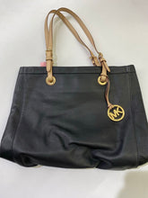 Load image into Gallery viewer, Michael Kors pebbled leather tote
