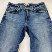 Load image into Gallery viewer, Lucky Brand cropped jeans 8/29
