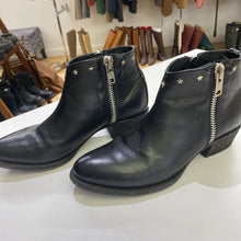Load image into Gallery viewer, Old Gringo Star studded boots 8.5
