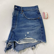Load image into Gallery viewer, Levis denim shorts 30
