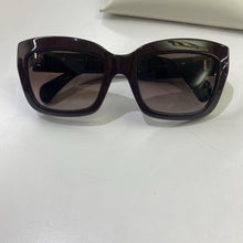 Load image into Gallery viewer, Valentino V692S Superstud Cat Eye sunglasses
