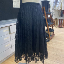 Load image into Gallery viewer, Banana Republic (outlet lace pleated skirt 4
