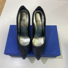 Load image into Gallery viewer, Stuart Weitzman pumps 6
