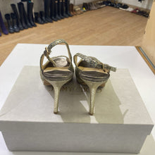 Load image into Gallery viewer, Jimmy Choo metallic pumps 7

