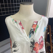 Load image into Gallery viewer, Lungo L'arno floral linen top S
