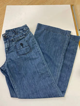 Load image into Gallery viewer, Pilcro chambray flared pants 28
