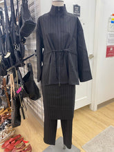 Load image into Gallery viewer, Sarah Pacini pinstripe pants 2/M
