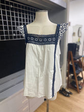 Load image into Gallery viewer, Point Sur lace detail top XXL

